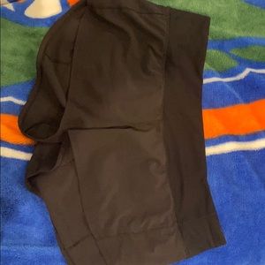 Black Lulu Lemon Speed Shorts (2.5)